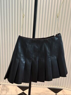 Alice + Olivia Black Pleated Faux-Leather Mini Skirt